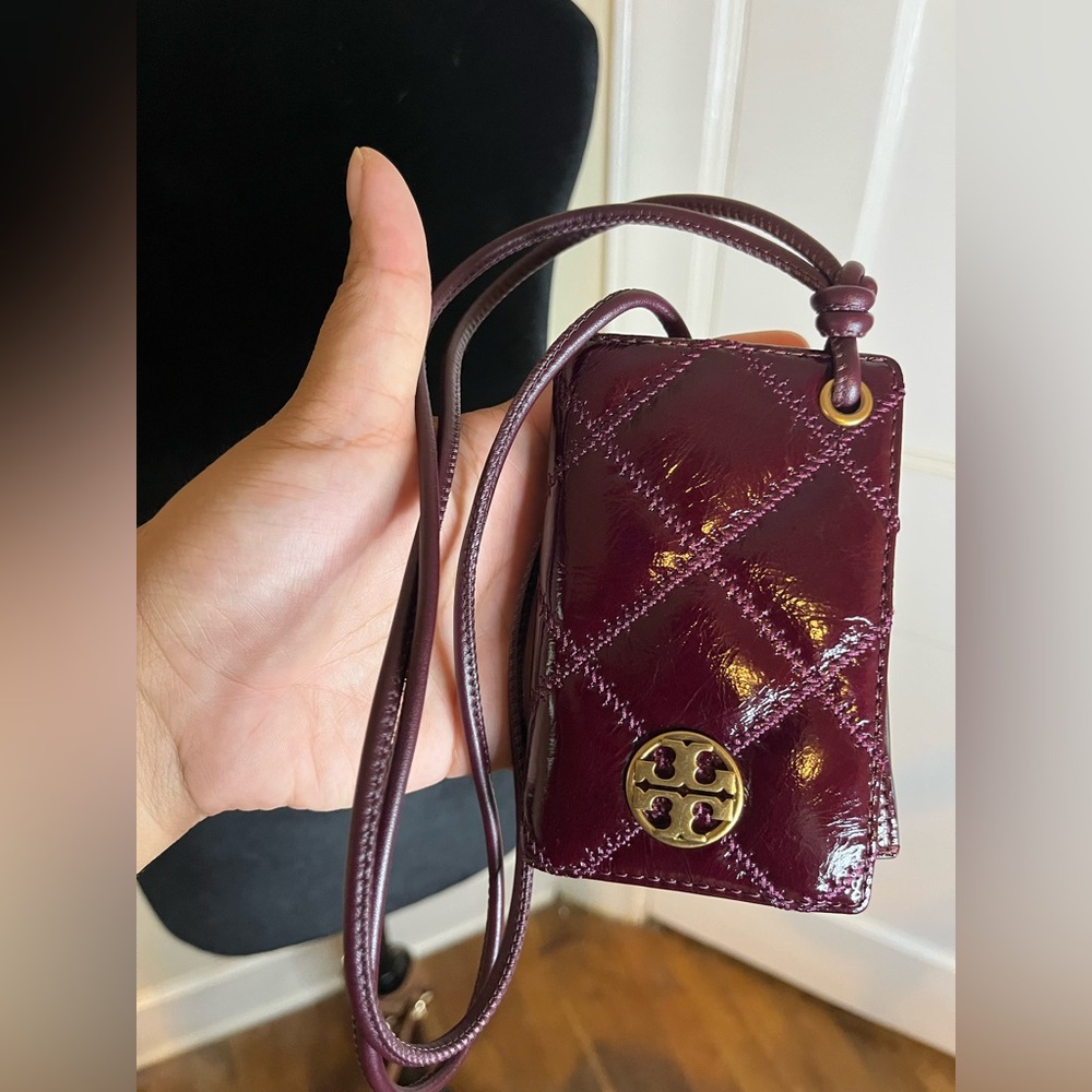 NWT Tory Burch Quilted Card Holder - Picture 3 of 3